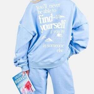 Colleen Hoover Womens November 9 Relaxed Fit Light Blue Crewneck Sweatshirt, XXL